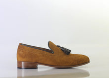 Load image into Gallery viewer, Bespoke Tan Tussle Leather Round Toe Shoes for Men&#39;s - leathersguru
