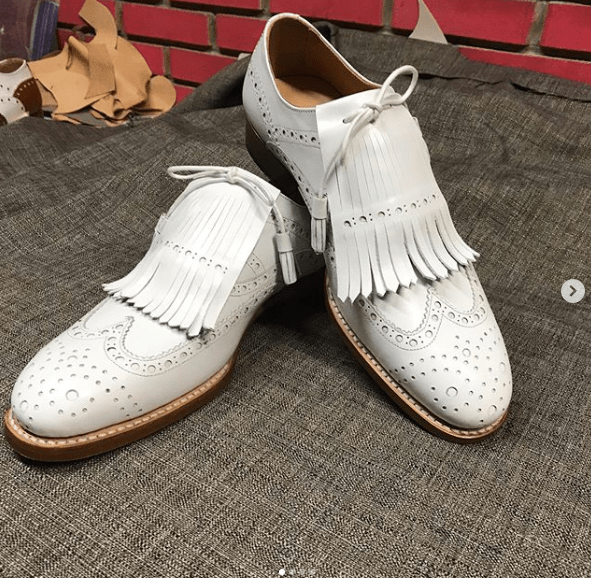 Men's White Wing Tip Fringe Shoes - leathersguru